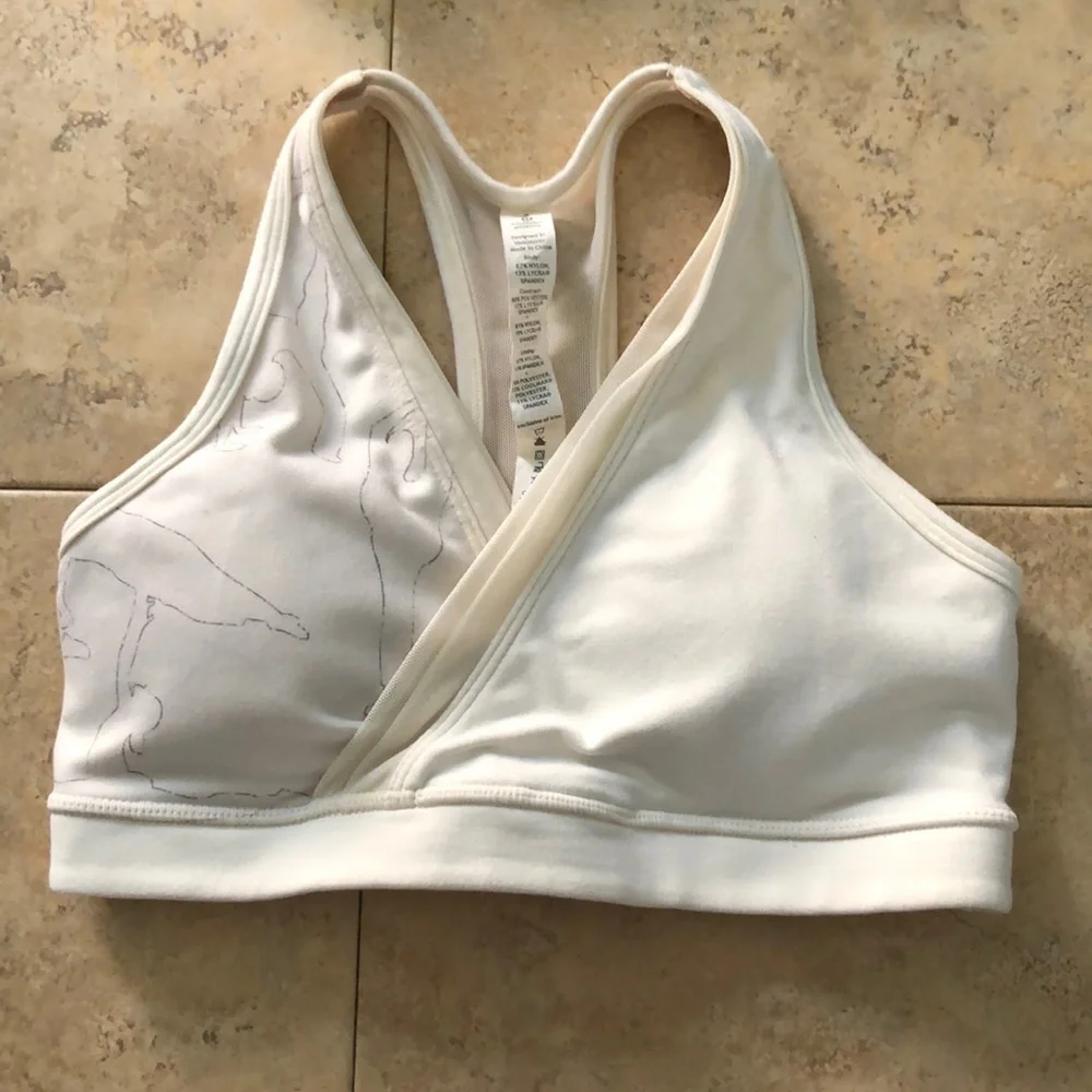 Lululemon sports bra